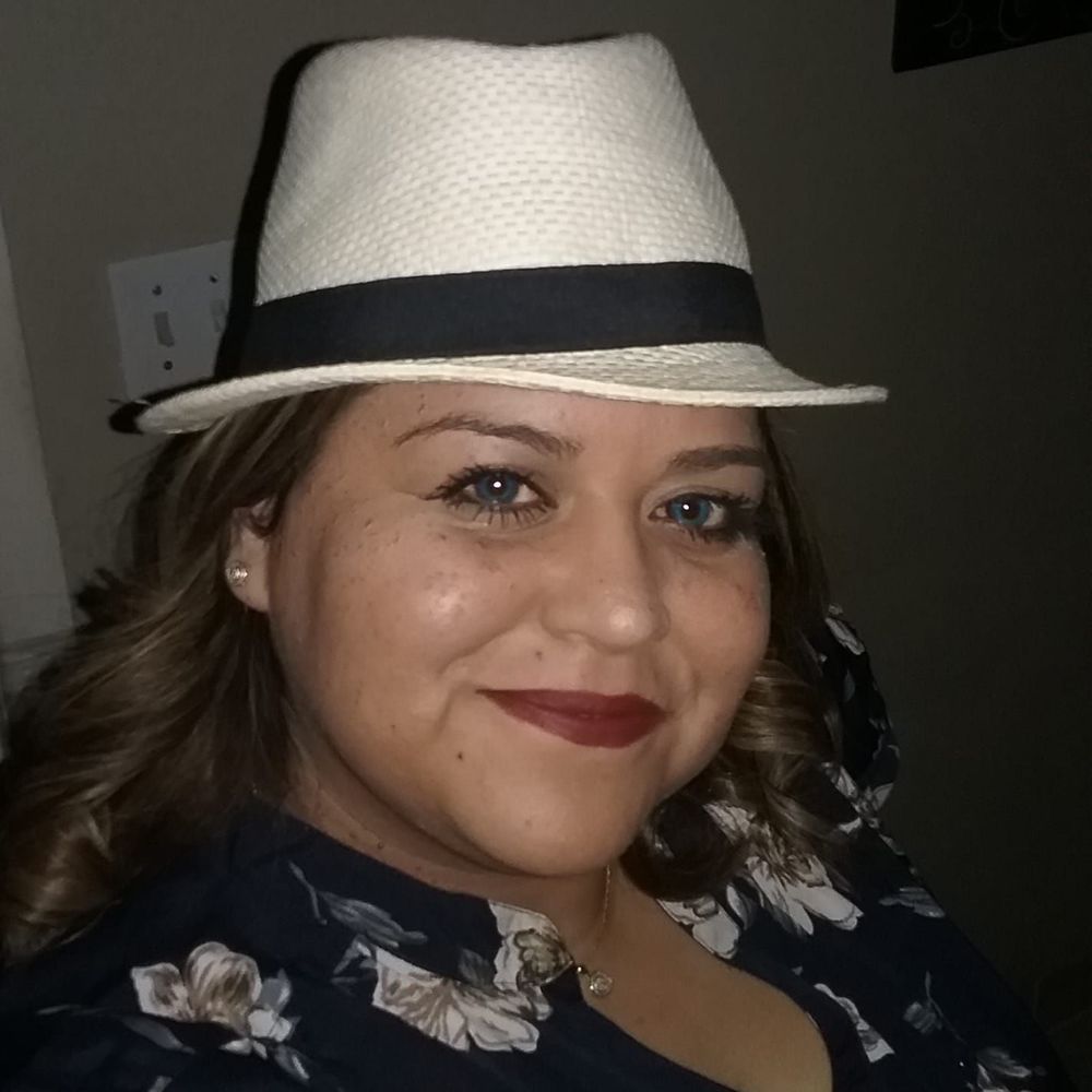 Meet your Posher, Carolina